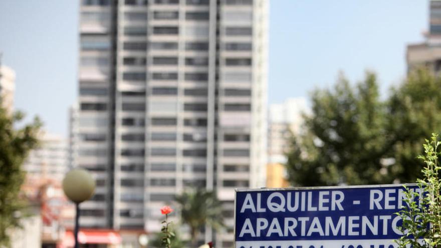 El Consell crea una guía para mejorar las condiciones de los apartamentos turísticos