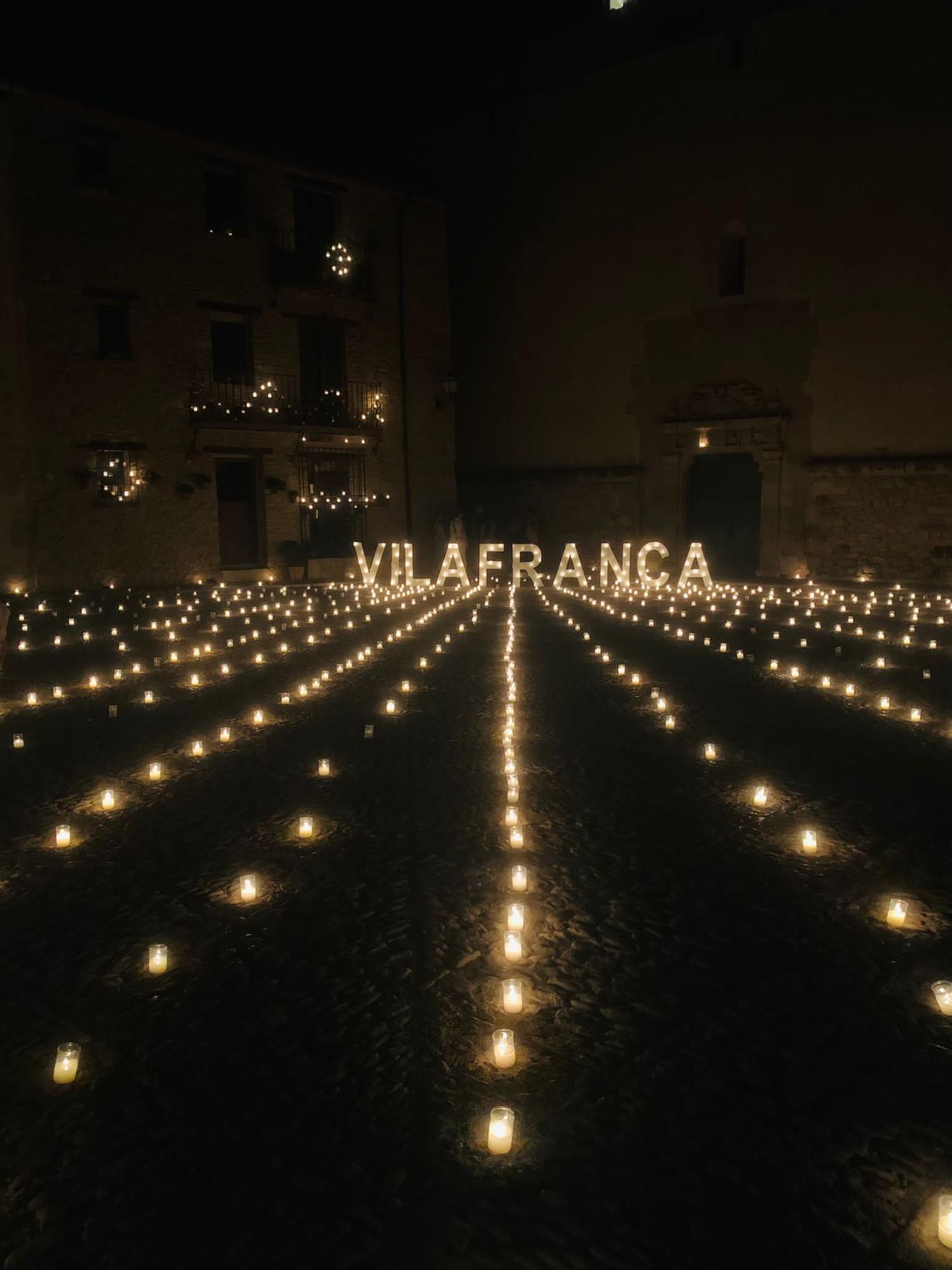 GALERÍA | 14.000 velas alumbran Vilafranca en la espectacular 'Nit dels Ciris'