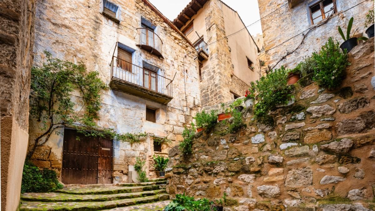 Una lujosa villa en uno de los pueblos más bonitos de Aragón busca dueño: a la venta por 4 millones de euros