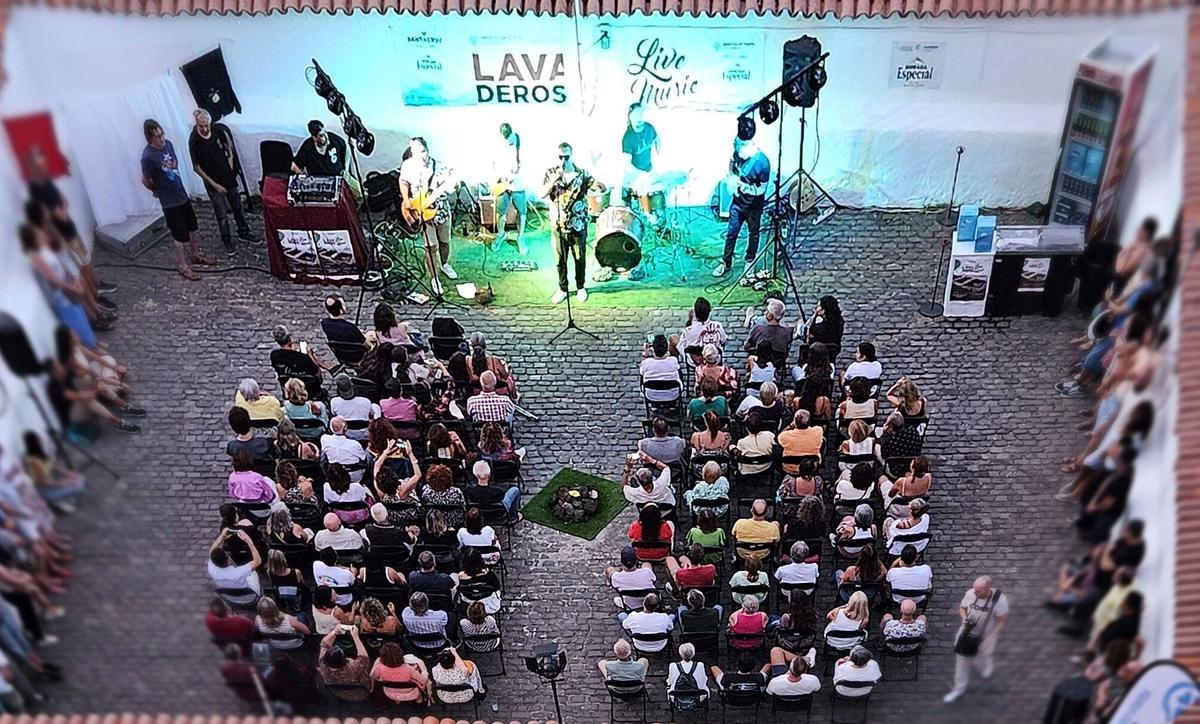 Un concierto de Los Lavaderos Music.