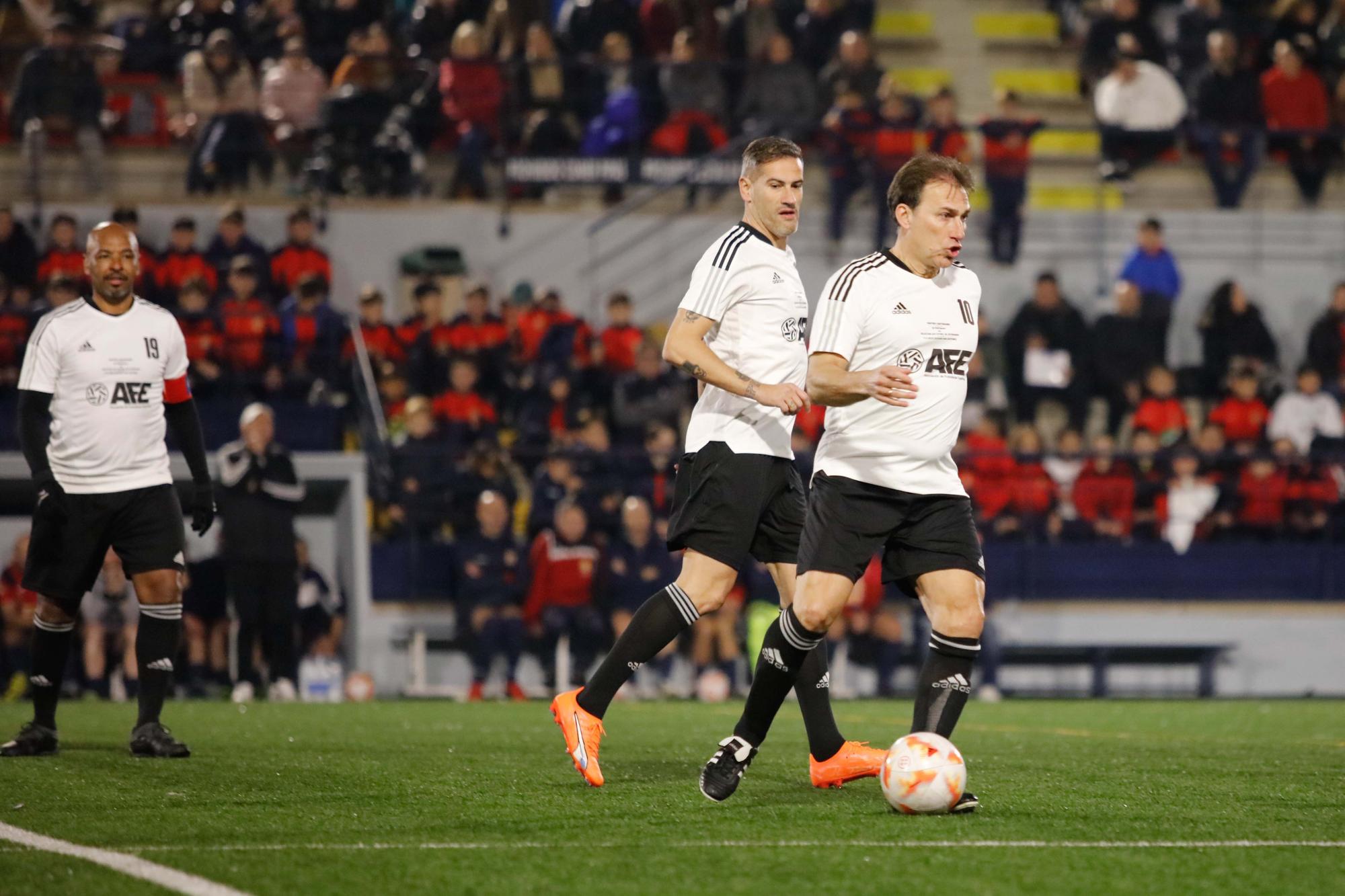 Mira aquí todas las imágenes del partido entre veteranos por el centenario del club Portmany