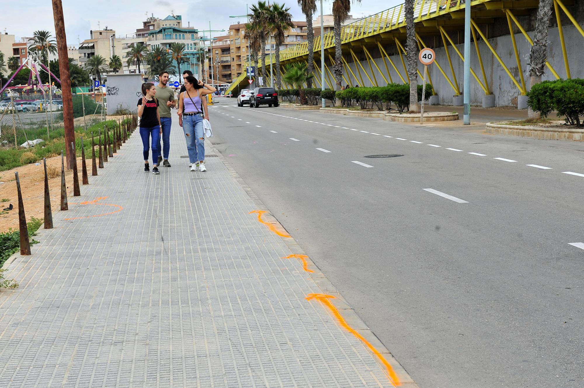 Un conductor ebrio atropella a media docena de personas de madrugada en una zona de ocio de Torrevieja