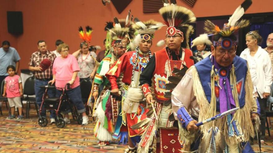 Danses tradicionals a la reserva índia de Wind River (Wyoming), on conviuen els xoixons i els arapaho.
