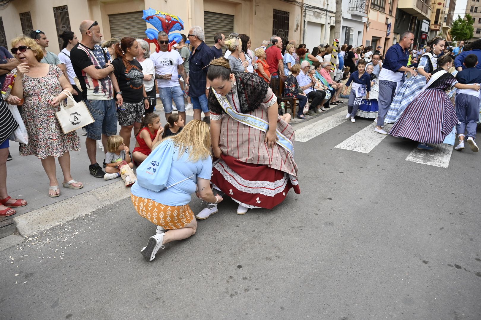 Imaginación y humor al poder en el desfile de las collas del Grau