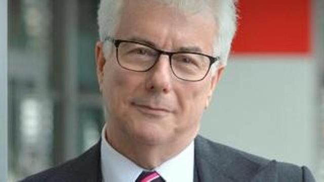El escritor Ken Follett.