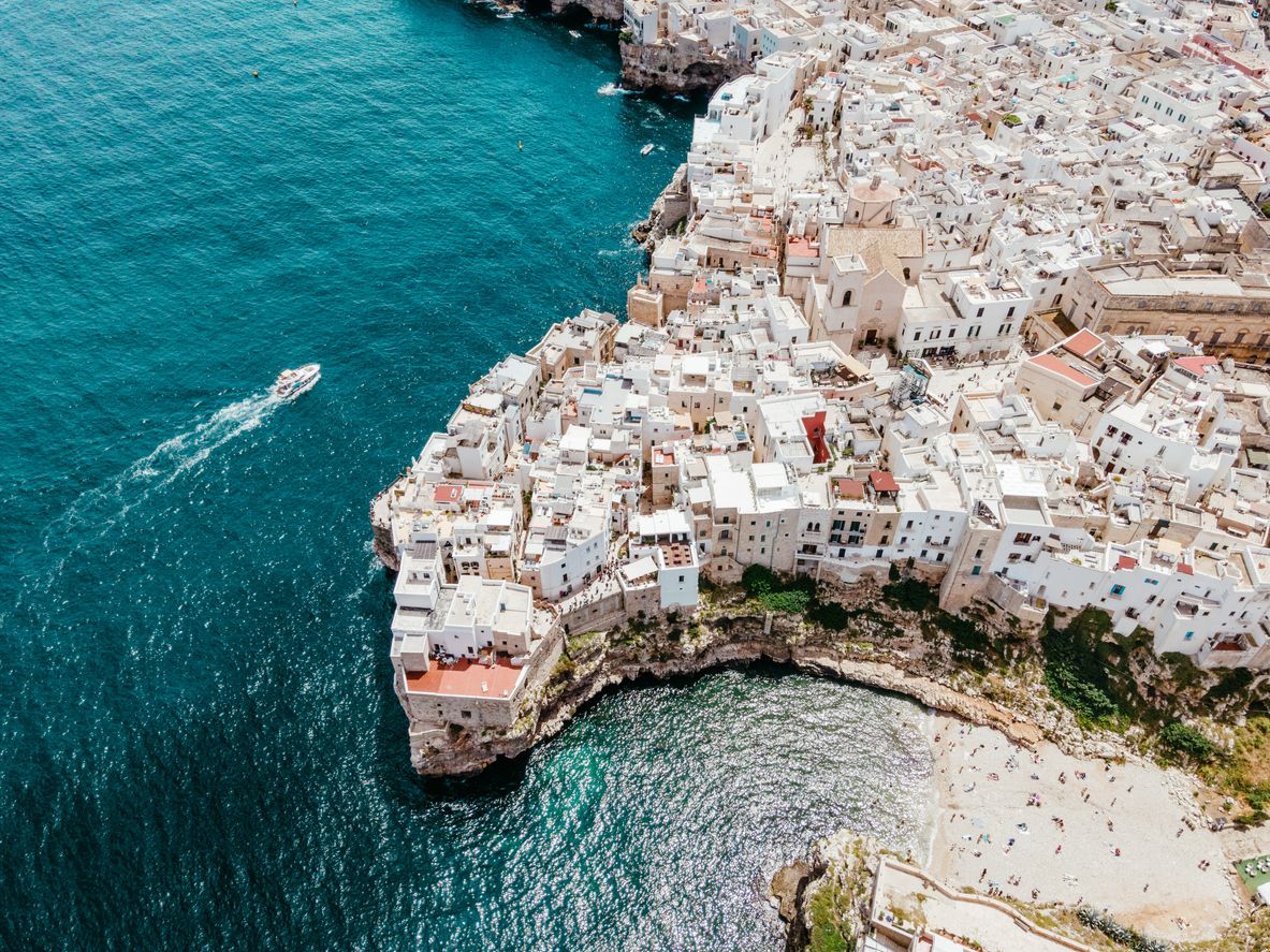 Pequeña ciudad en el sur de Italia - Polignano a Mare
