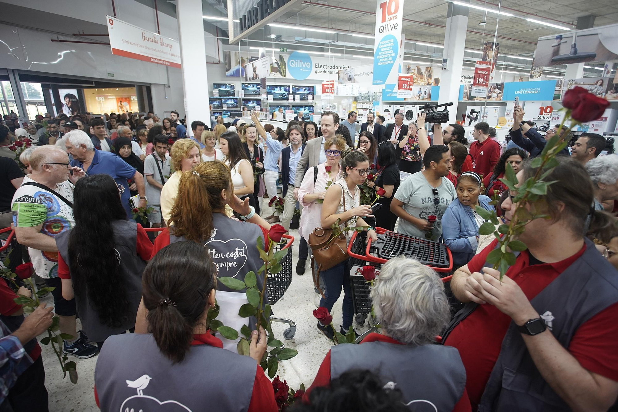 Les imatges de la inauguració del nou supermercat Alcampo de l'Espai Gironès