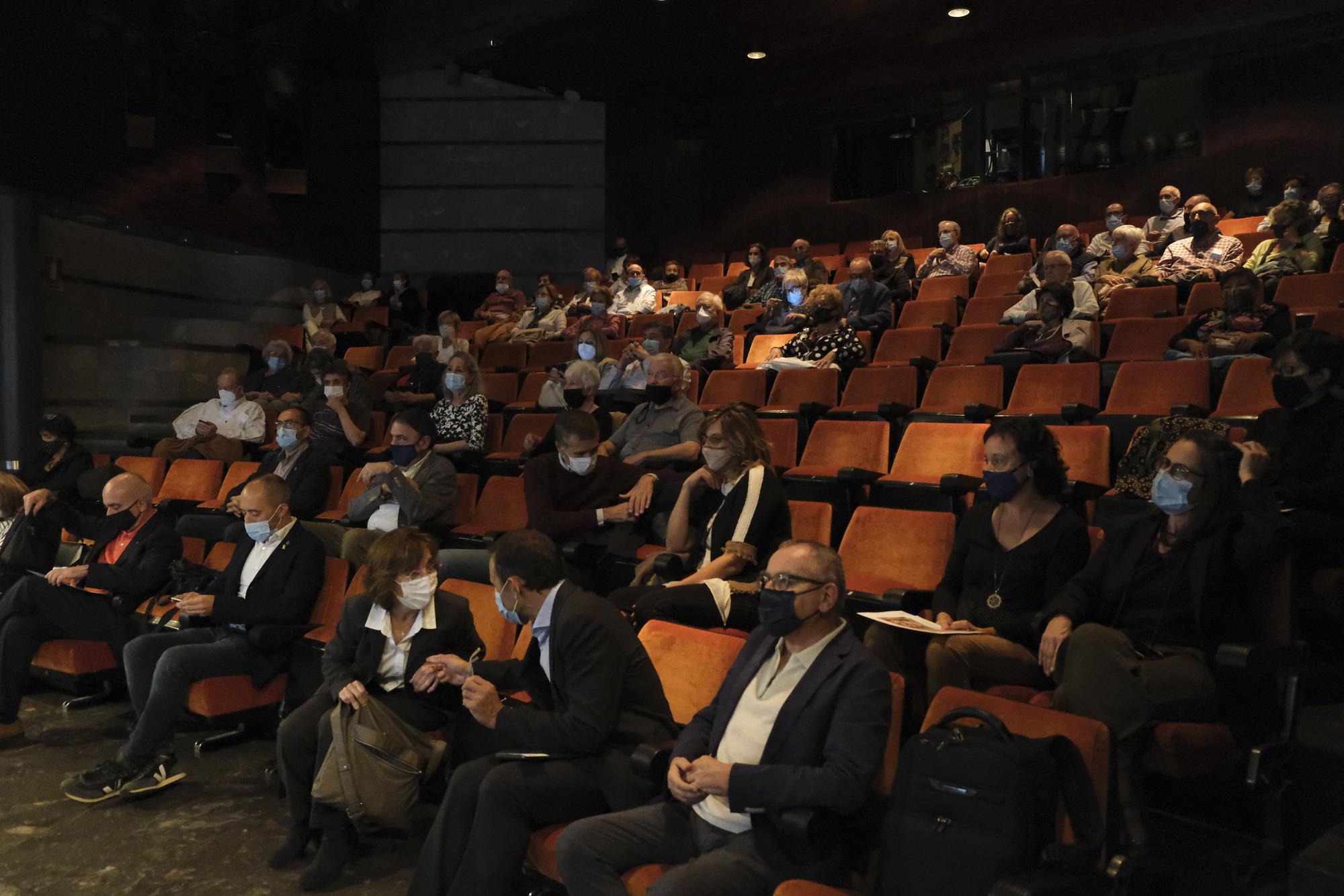 ACTE D' AGRAIMENT A L' ASSOCIACIO DE FAMILIARS DE PERSONES AMB ALZHEIMER. MANRESA.jpg