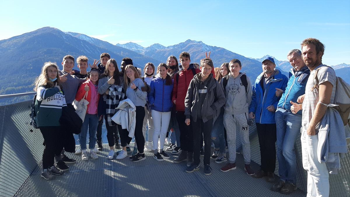 Los alumnos de Xàbia, en uno de los parajes de la región del Tirol