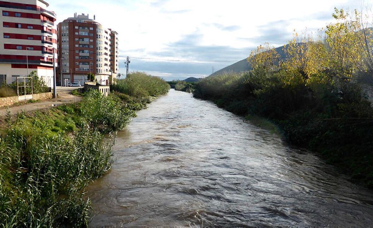 El río Vaca pasa por la Valldigna