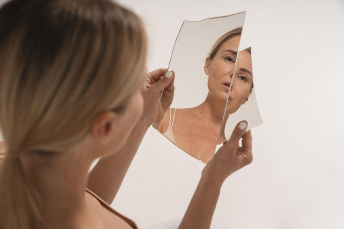Qué es la técnica del espejo y para qué sirve según la psicología.
