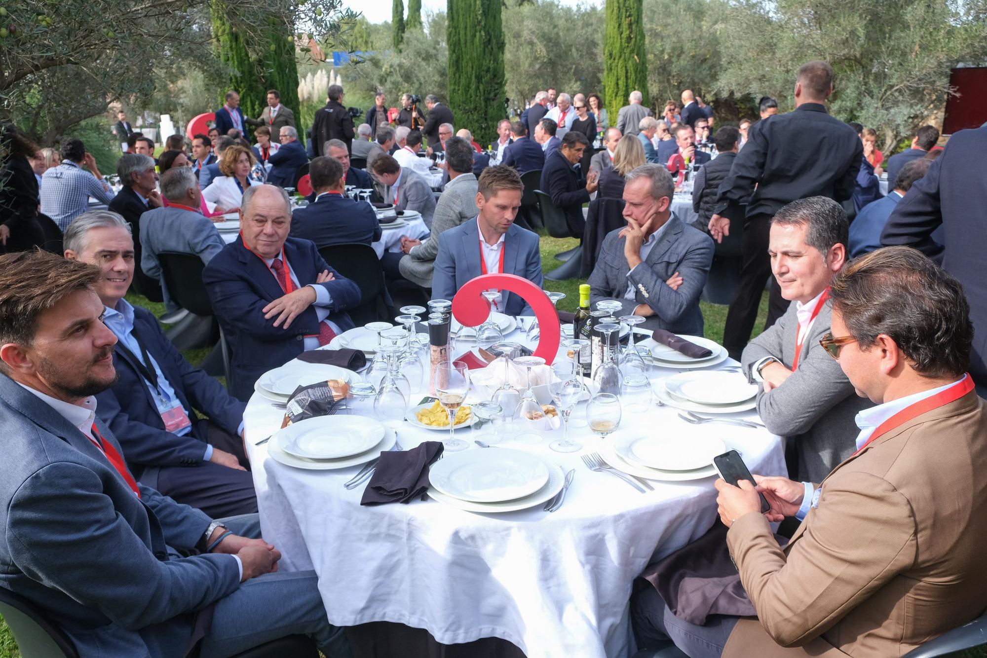 El tenista Ferrero apadrina el Cámara Business Club de empresas de Alicante