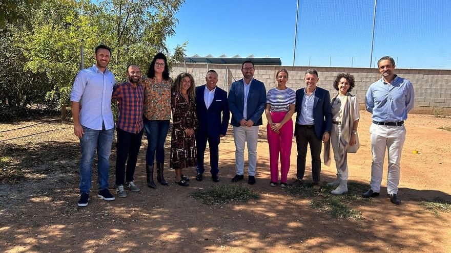 Sierra de Yeguas logra el compromiso de Diputación para financiar el nuevo pabellón cubierto municipal
