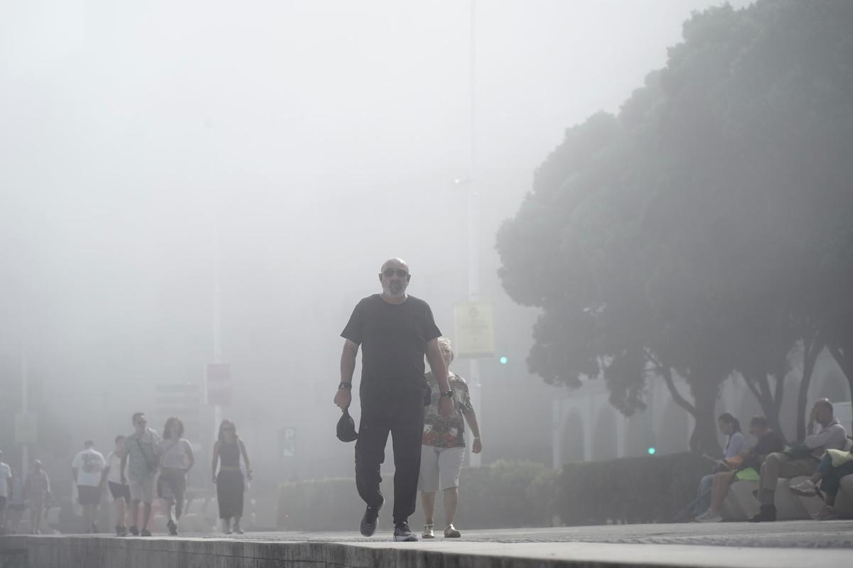 A Coruña recibe con niebla la semana del eclipse A Coruña recibe con niebla la semana del eclipse