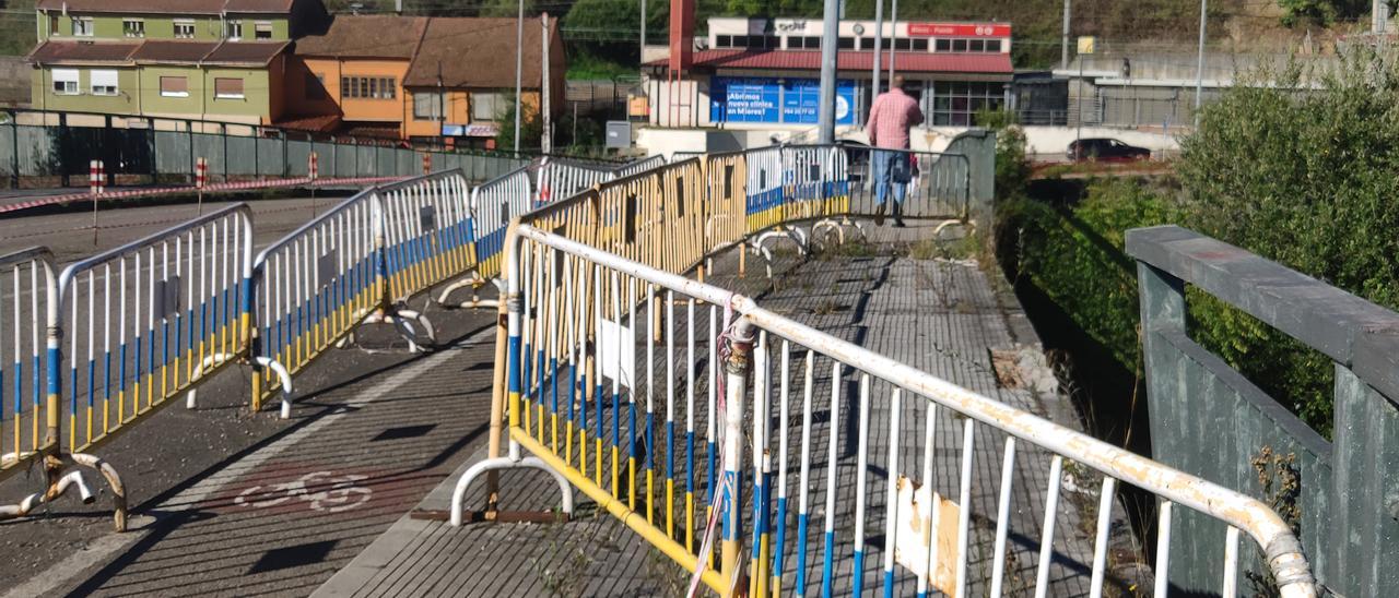 La zona dañada del puente Seana.