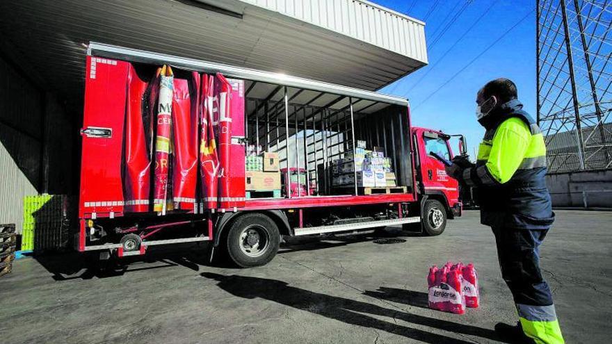 Un camión de transporte de bebidas, en una imagen de archivo. | EDUARDO RIPOLL