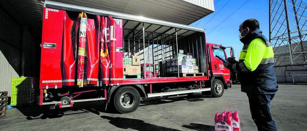 Un camión de transporte de bebidas, en una imagen de archivo. | EDUARDO RIPOLL