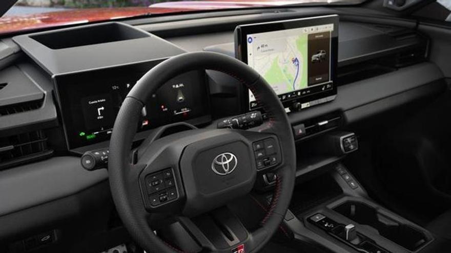 Lo mejor del nuevo Toyota RAV4 está en el interior: así cambia respecto a la generación anterior