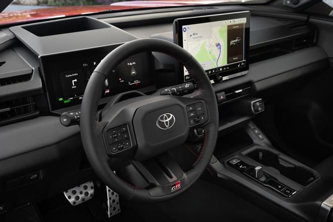 Lo mejor del nuevo Toyota RAV4 está en el interior: así cambia respecto a la generación anterior