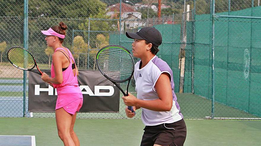 Yashina y Hsuan Lee en el duelo de dobles. |  // IÑAKI OSORIO