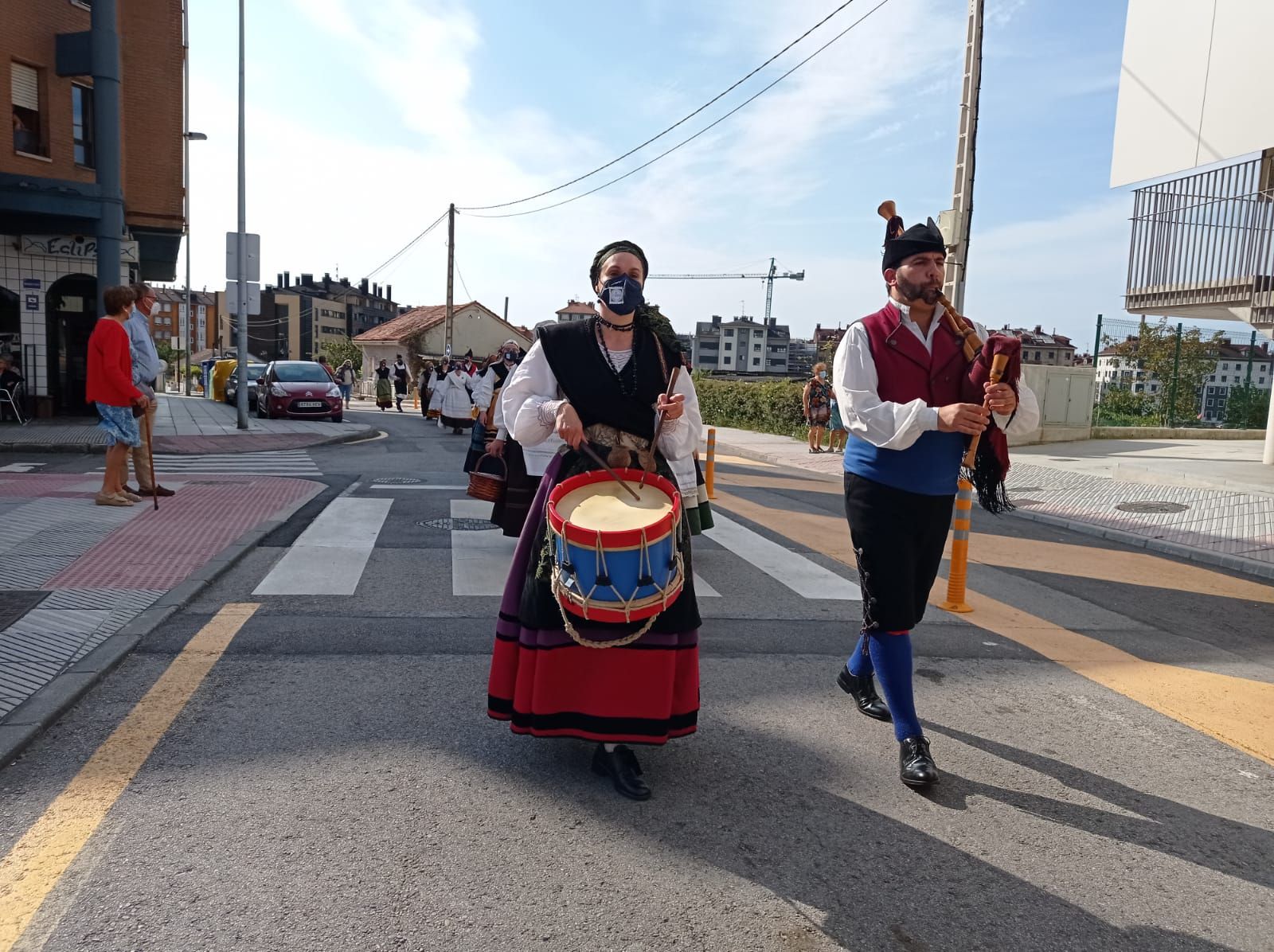 Así ha sido el desfile y la XXXVII Muestra Folclórica Internacional de Lugones