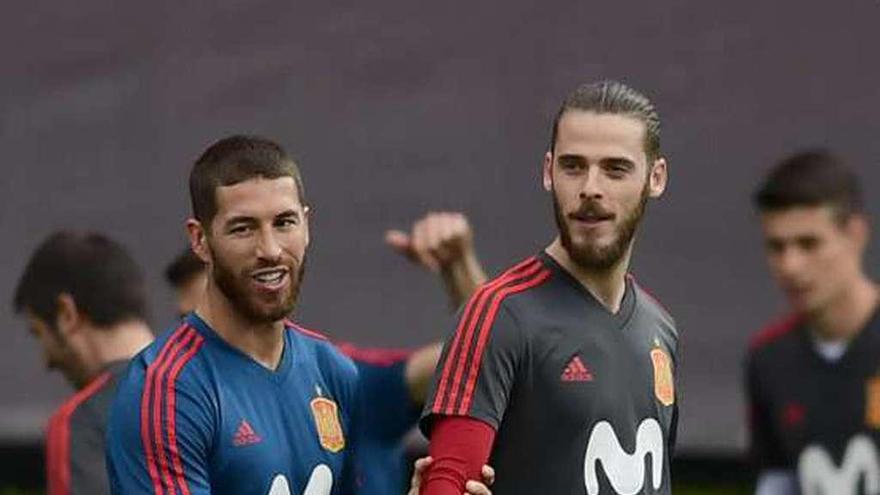 Ramos y De Gea, durante un entrenamiento de la selección.