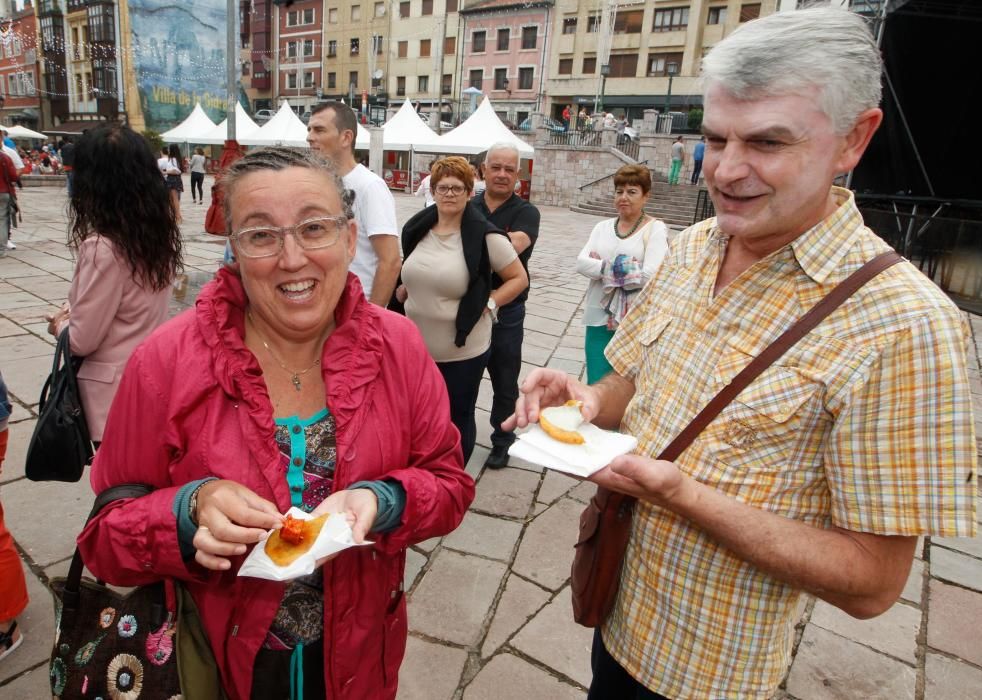 Concurso de escanciadores del Festival de la sidra de Nava