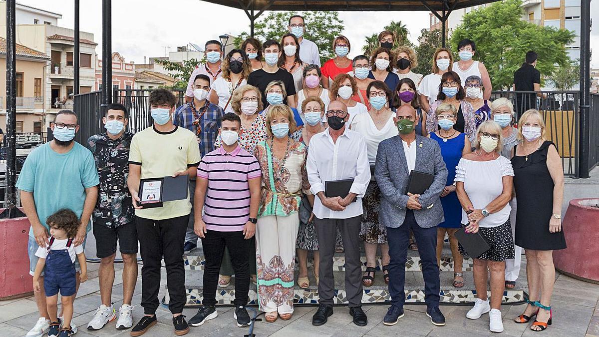 Homenaje a los voluntarios y voluntarias durante el confinamiento en Picassent. | A.P.