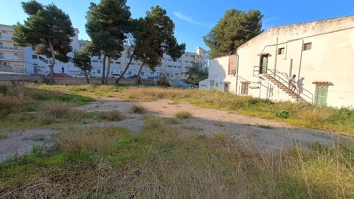 Parcela donde se ubica el antiguo hostal Jaira de Santa Ponça