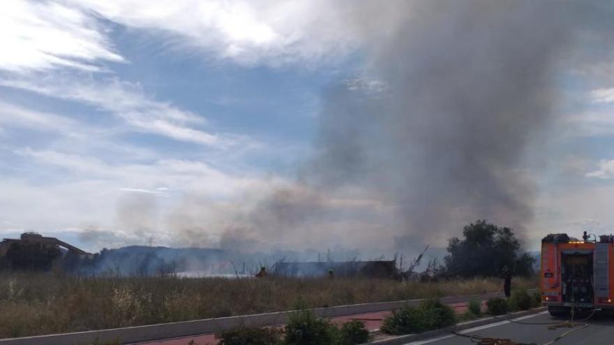 Controlado el incendio de matorrales en el Port