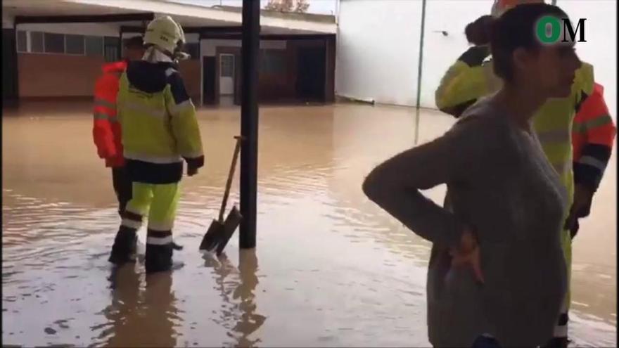 La tromba de agua desborda un arroyo en Campillos