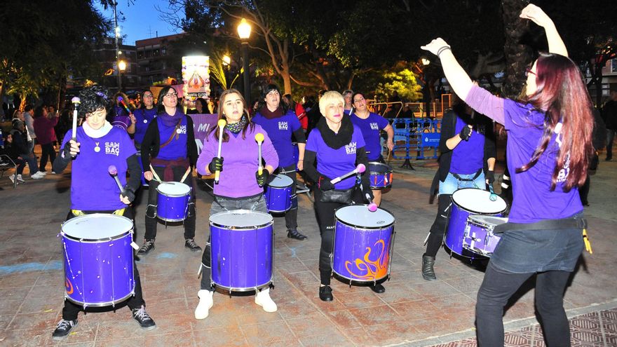 Un 8M dividido en Elche