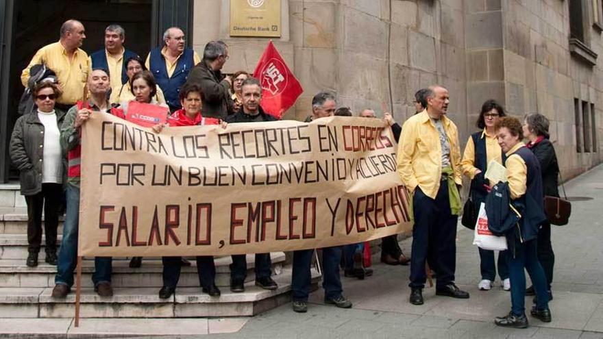 Protesta contra los despidos de Correos