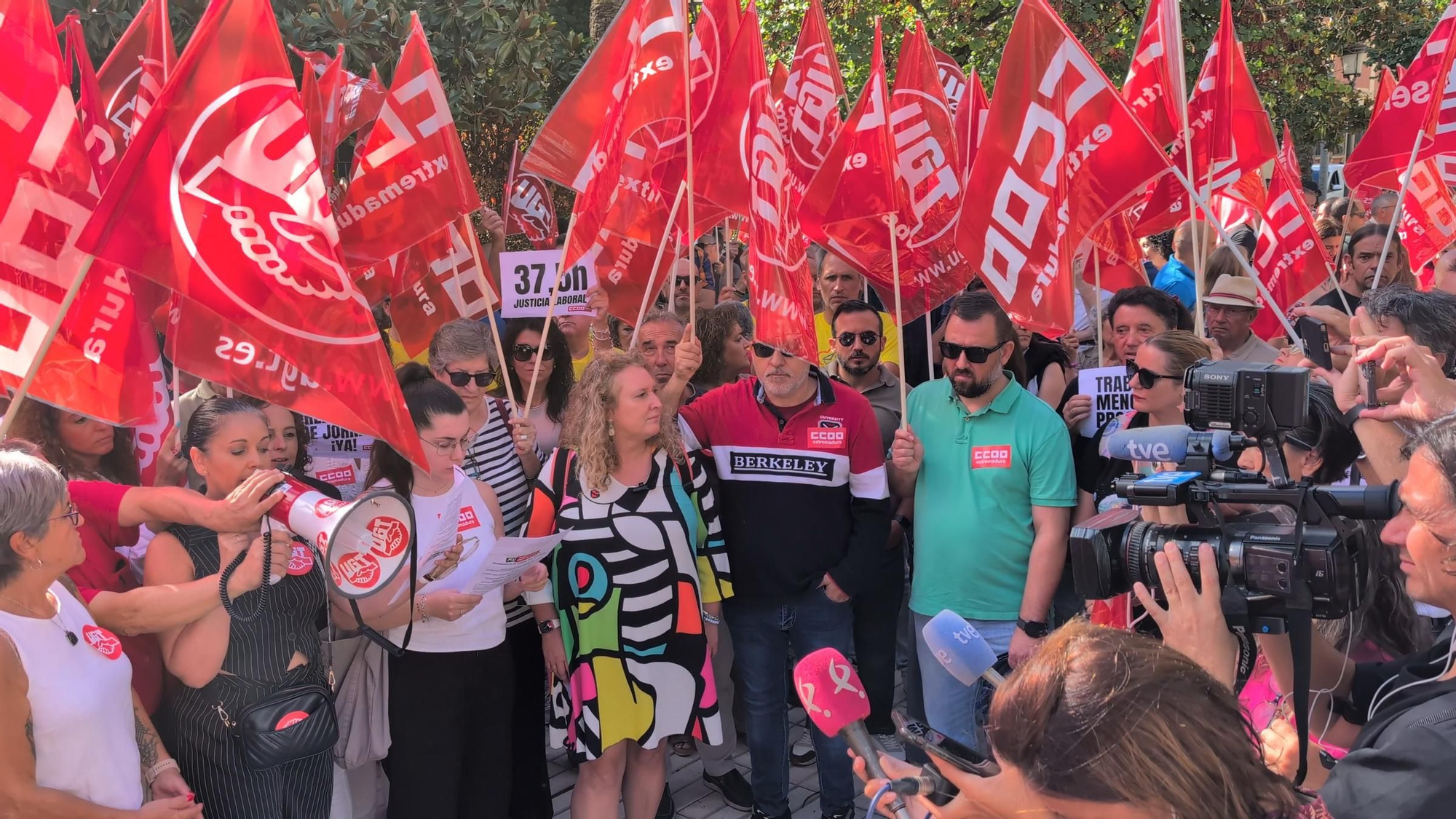 Concentración en Badajoz a favor de la reducción de la jornada laboral