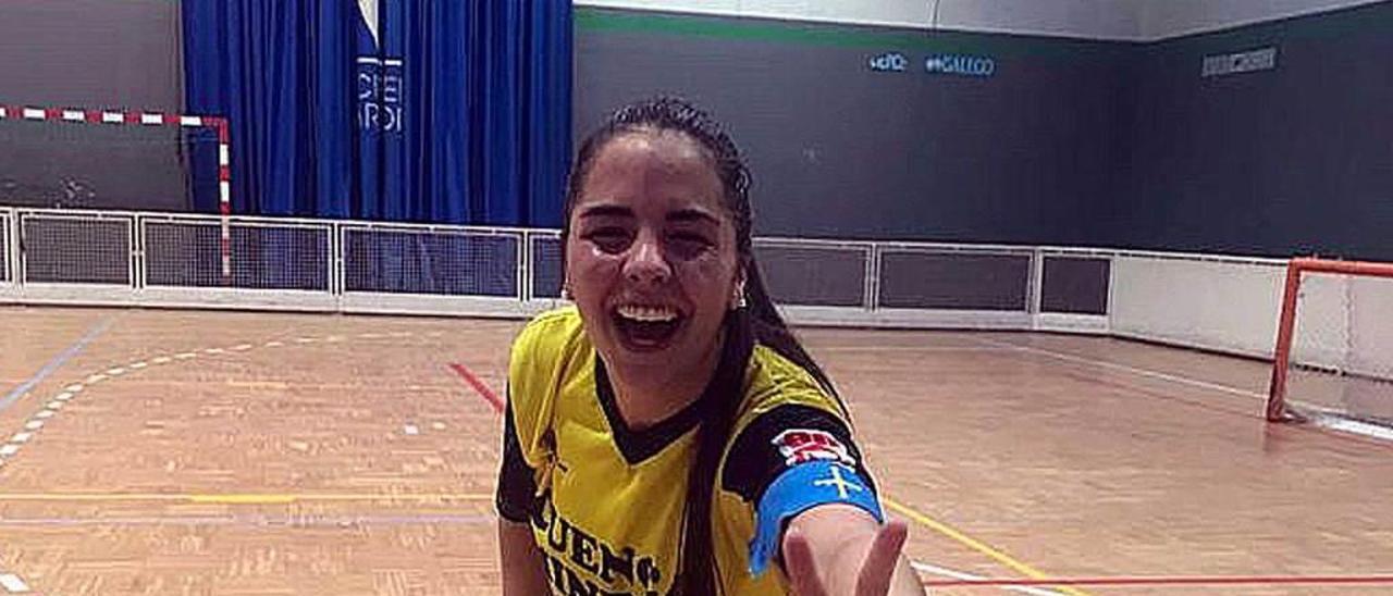 Mili Puig celebra el triunfo el pasado sábado ane el Liceo.