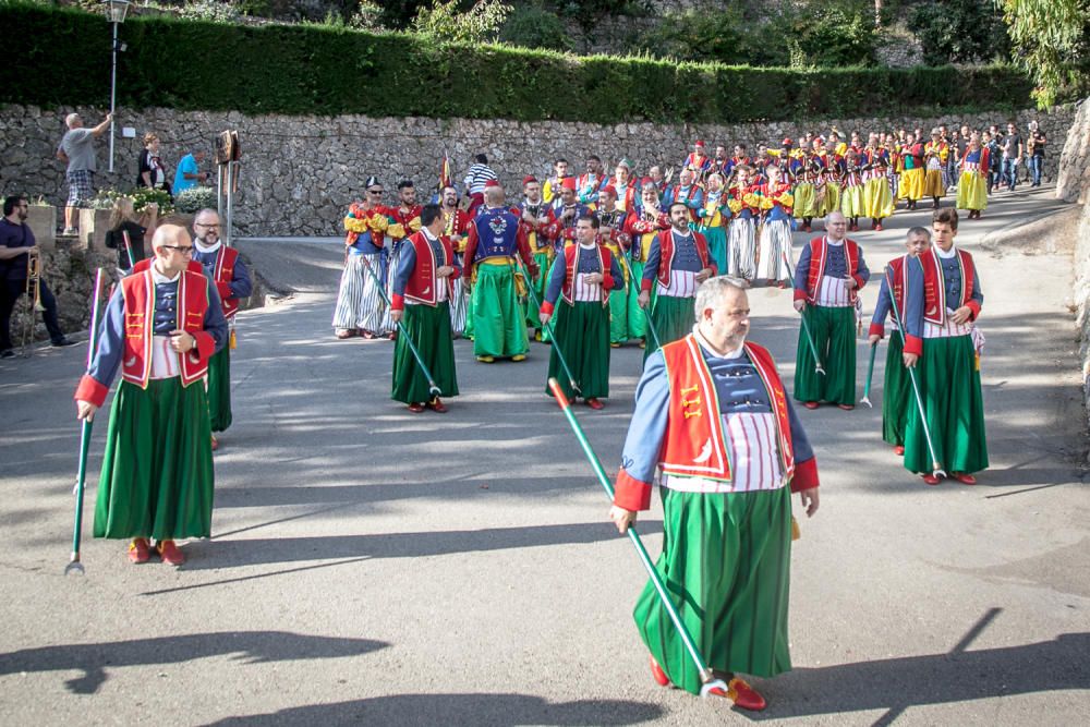 Fontilles vive los Moros y Cristianos de Alcoy