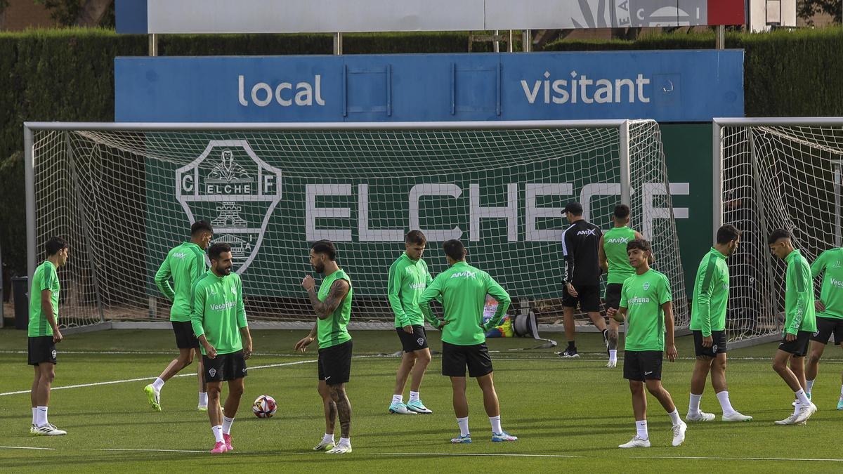 El Elche tiene cinco bajas y una duda para preparar el partido ante el ...