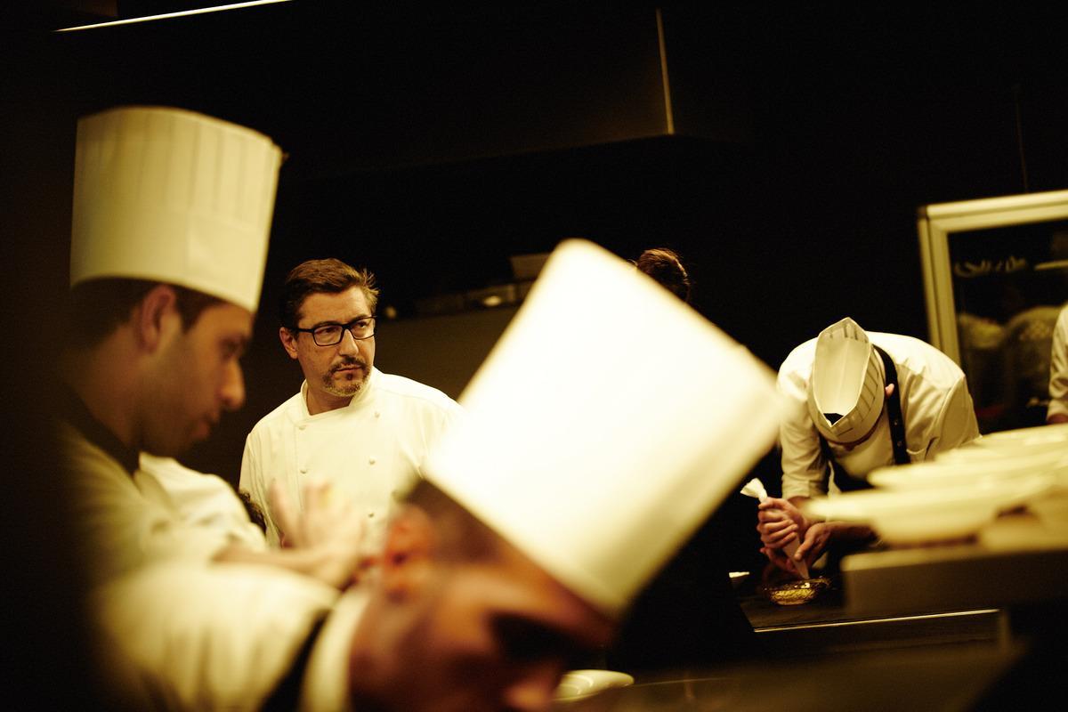 La sartén es el básico de cualquier cocina. Joan Roca la define como un “útil de base plana y poco profunda, que está disponible en varios tamaños”