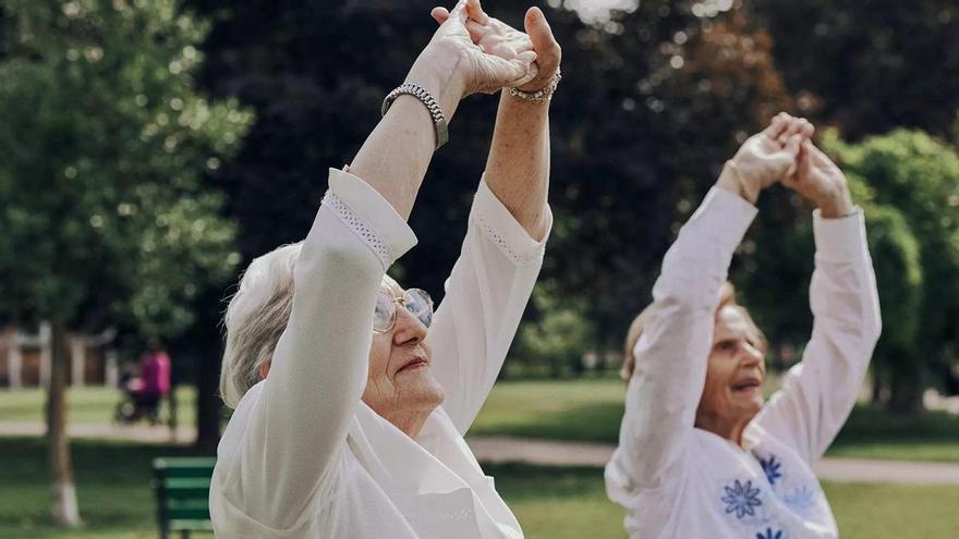 La generación de abuelos que cuida... sin dejar de vivir