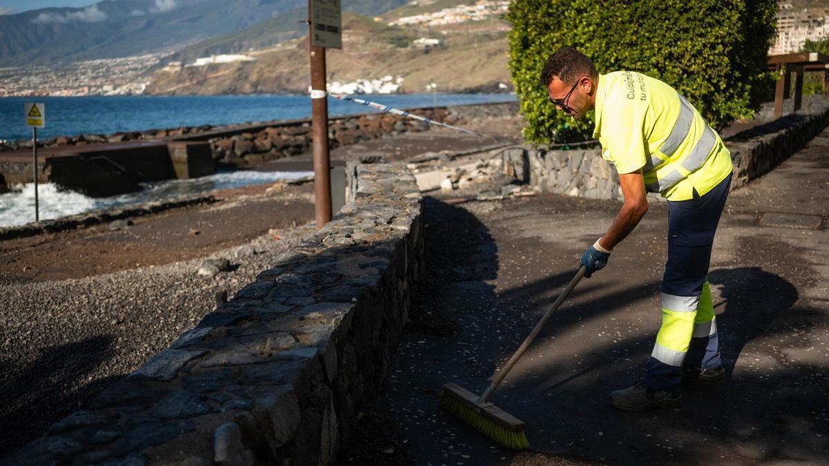 Destrozos en la costa de Radazul por la borrasca Therese