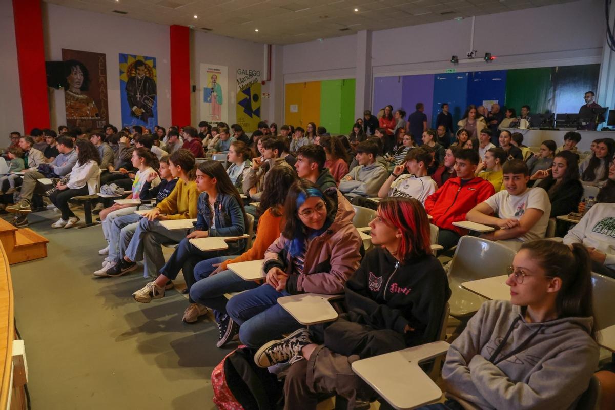 Cambados entrega de premio a Mariña Alvarez Borragueiros ex alumna IES Asorey