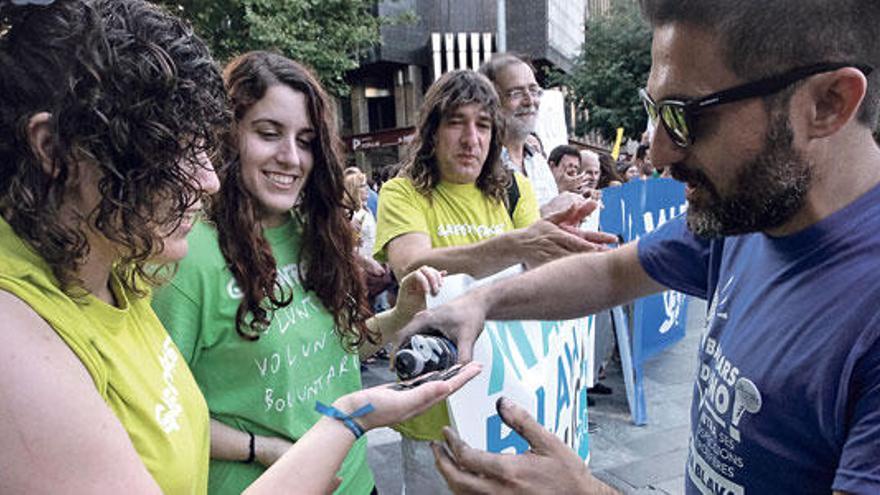 Las camisetas azules predominaron durante el acto.