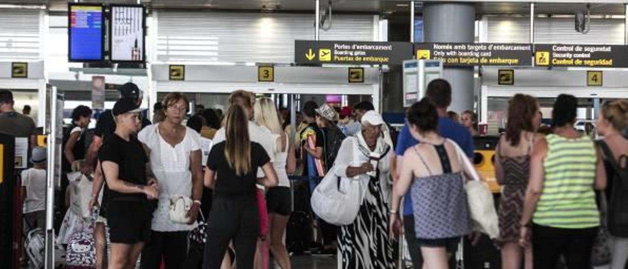 Sábado de récord en el aeropuerto