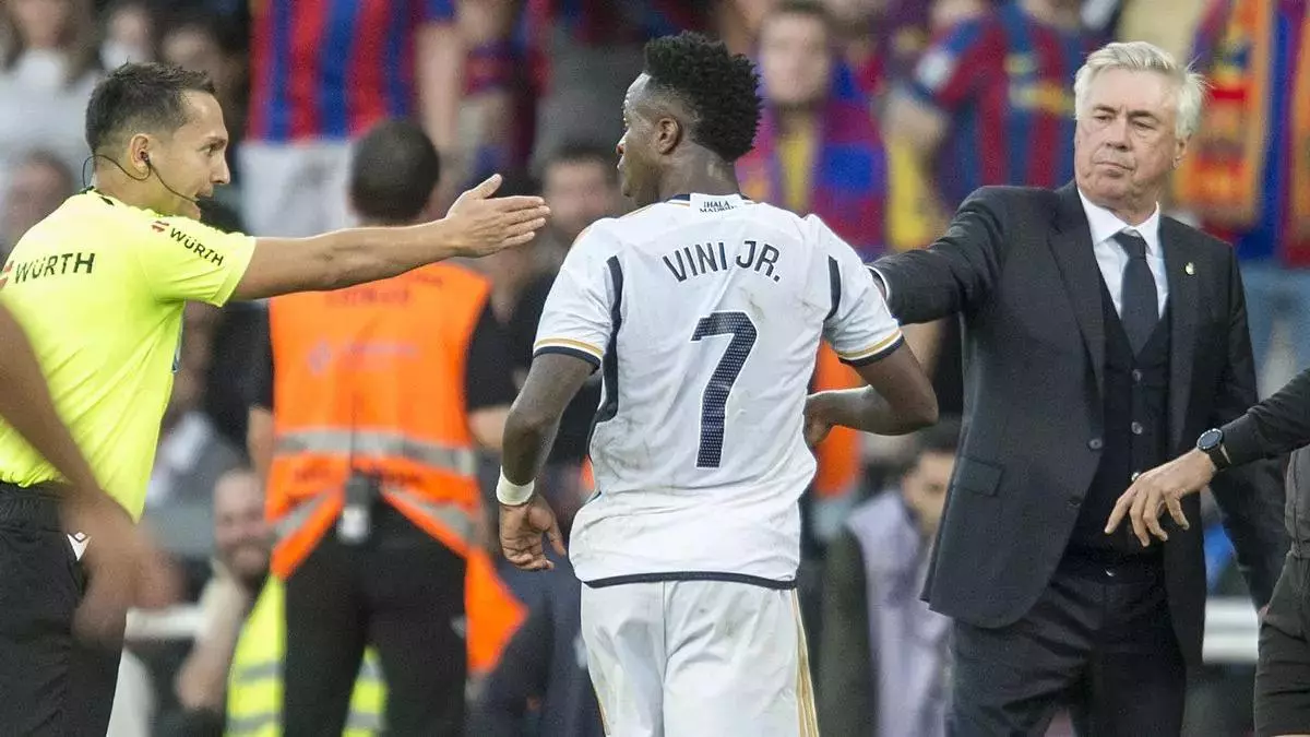 Vinicius declarar芍 en un juzgado por el "puto mono" en el Bar?a-Madrid de la temporada pasada