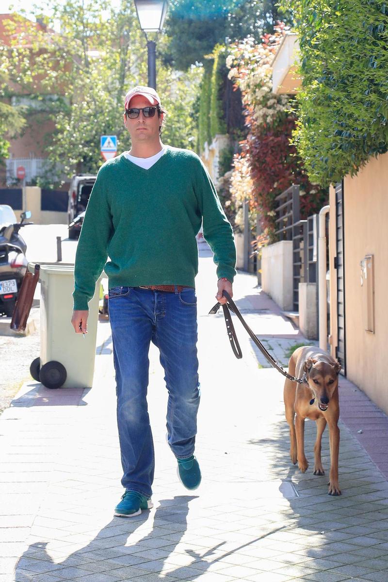 Luis Medina Abascal con su perro