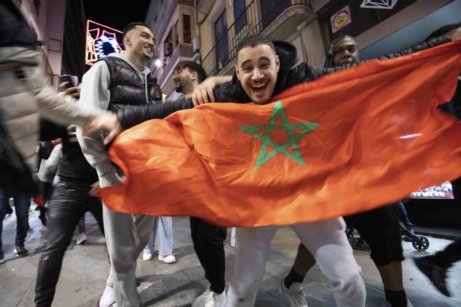 Galeria: Celebració a Figueres de la victòria del Marroc sobre Espanya