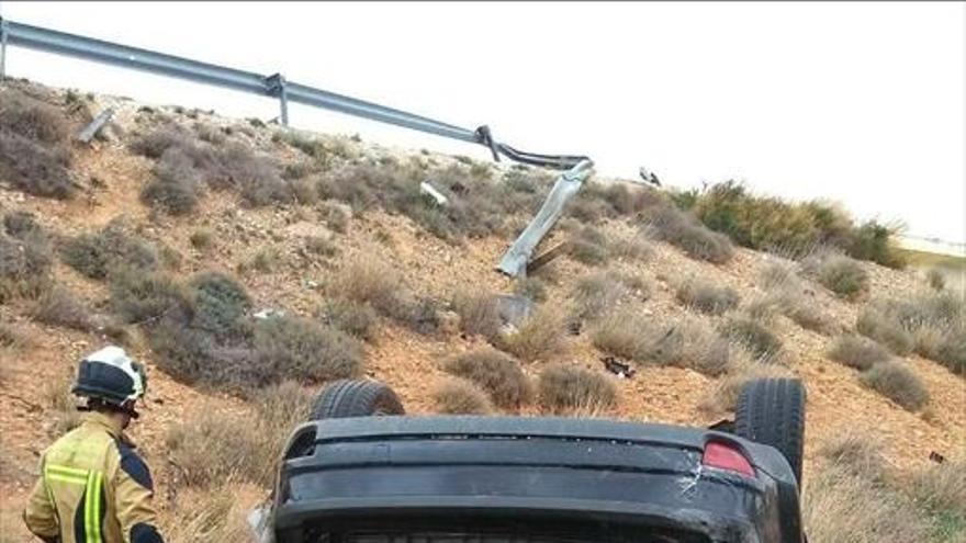 Tres mujeres heridas en un accidente en Belchite