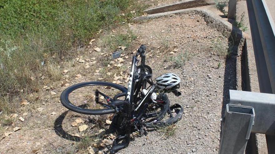 Muere arrollado un ciclista por un coche en Teruel y otro resulta herido