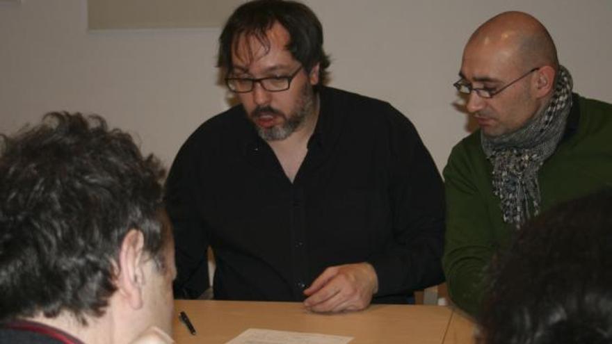 Álvaro Pérez Mulas, en el centro de la imagen, con compañeros.