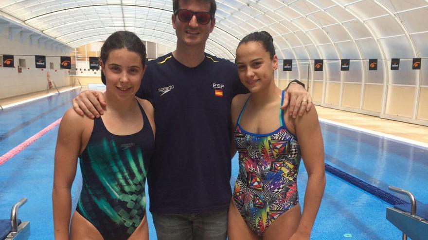 Francisco Amat, junto a Marian Parreño y Marina Lozano